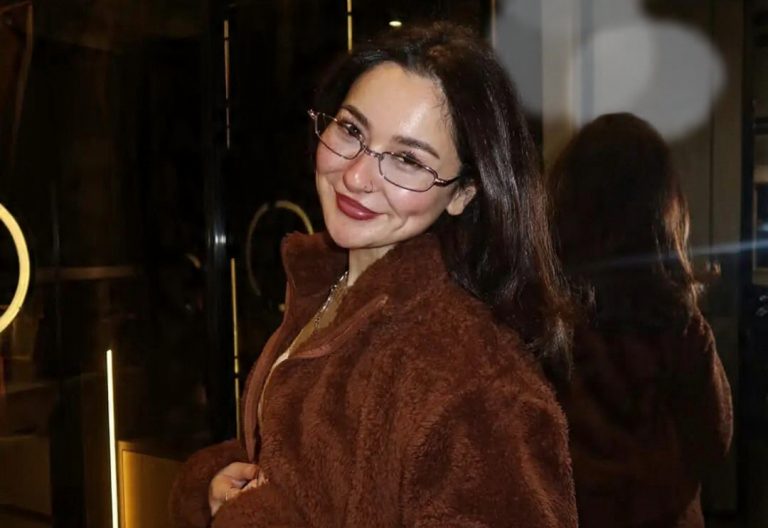 People Just Hate Happy Women': Hania Aamir Slams Bullies Who Won't Let Women Live